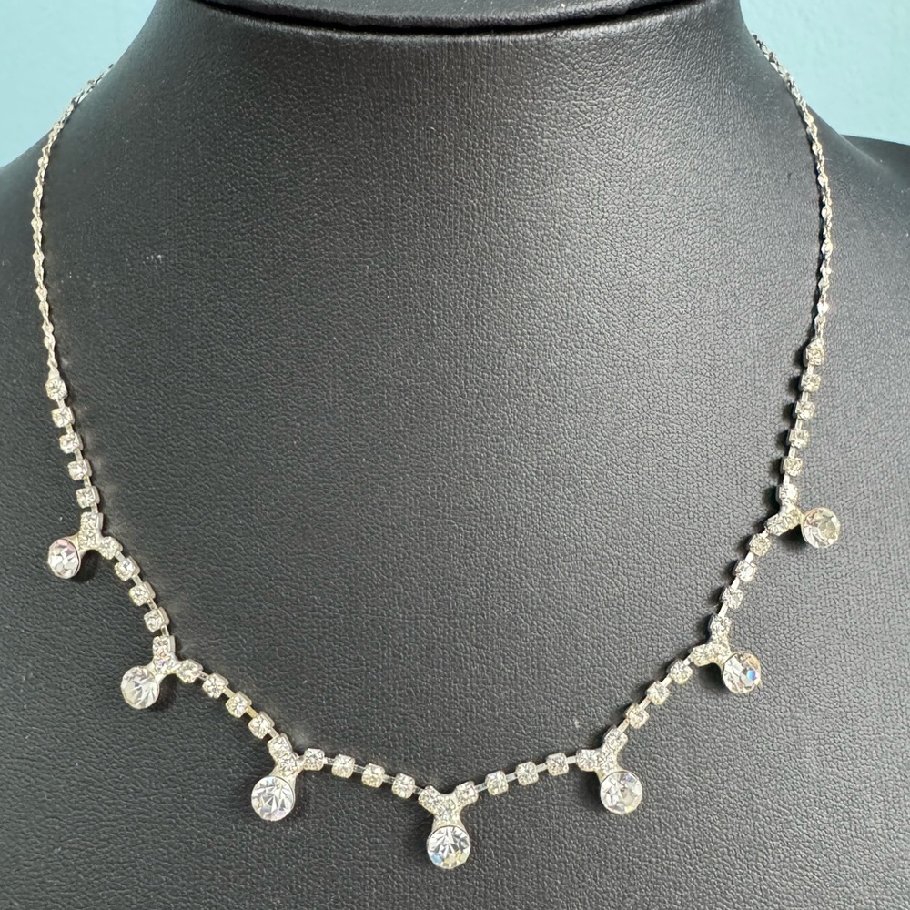 Elegant Silver Necklace with Crystal Accents
